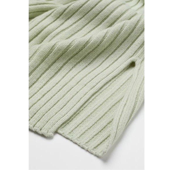 H&M Women’s Ribbed Sweater Vest in Light green/Sage (Size: S) - Picture 3 of 10